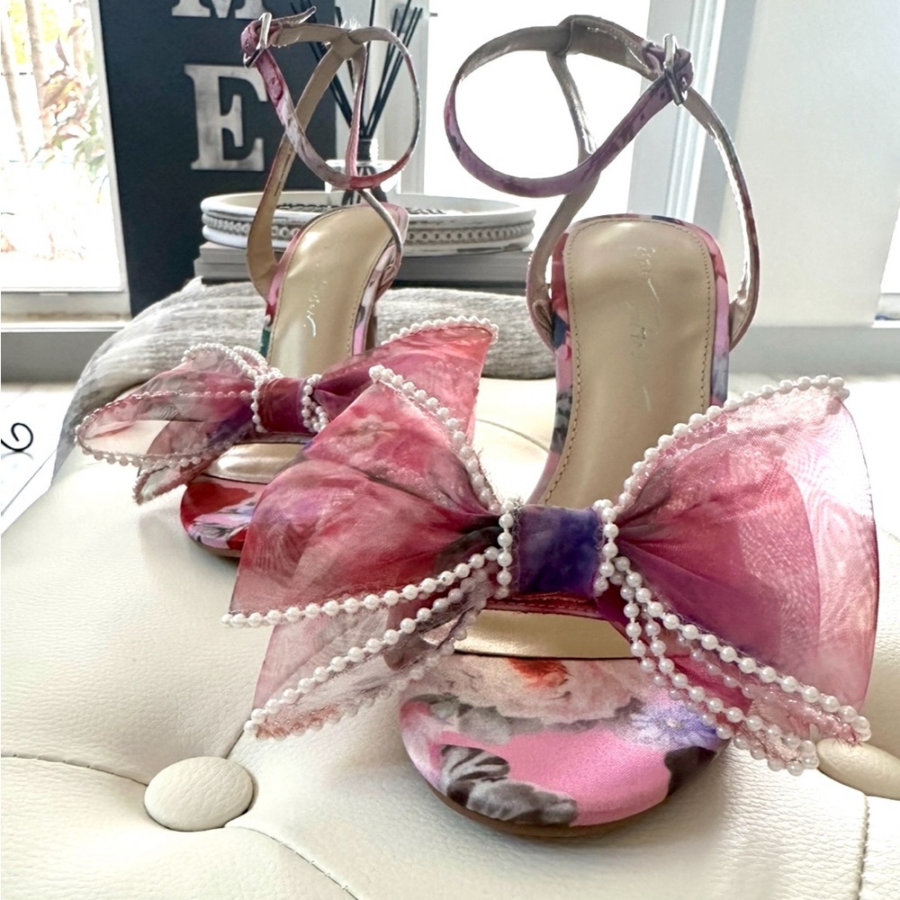 Betsey Johnson Floral Bow Heels Pearl Trim Sandals - Never Worn